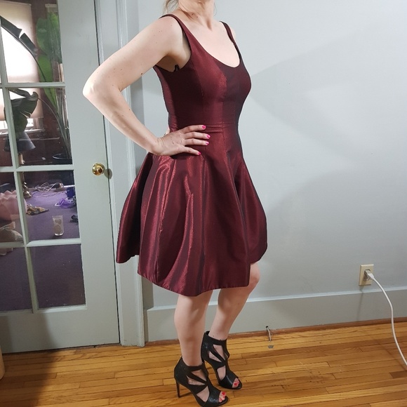 Metallic red cocktail dress - Picture 3 of 3
